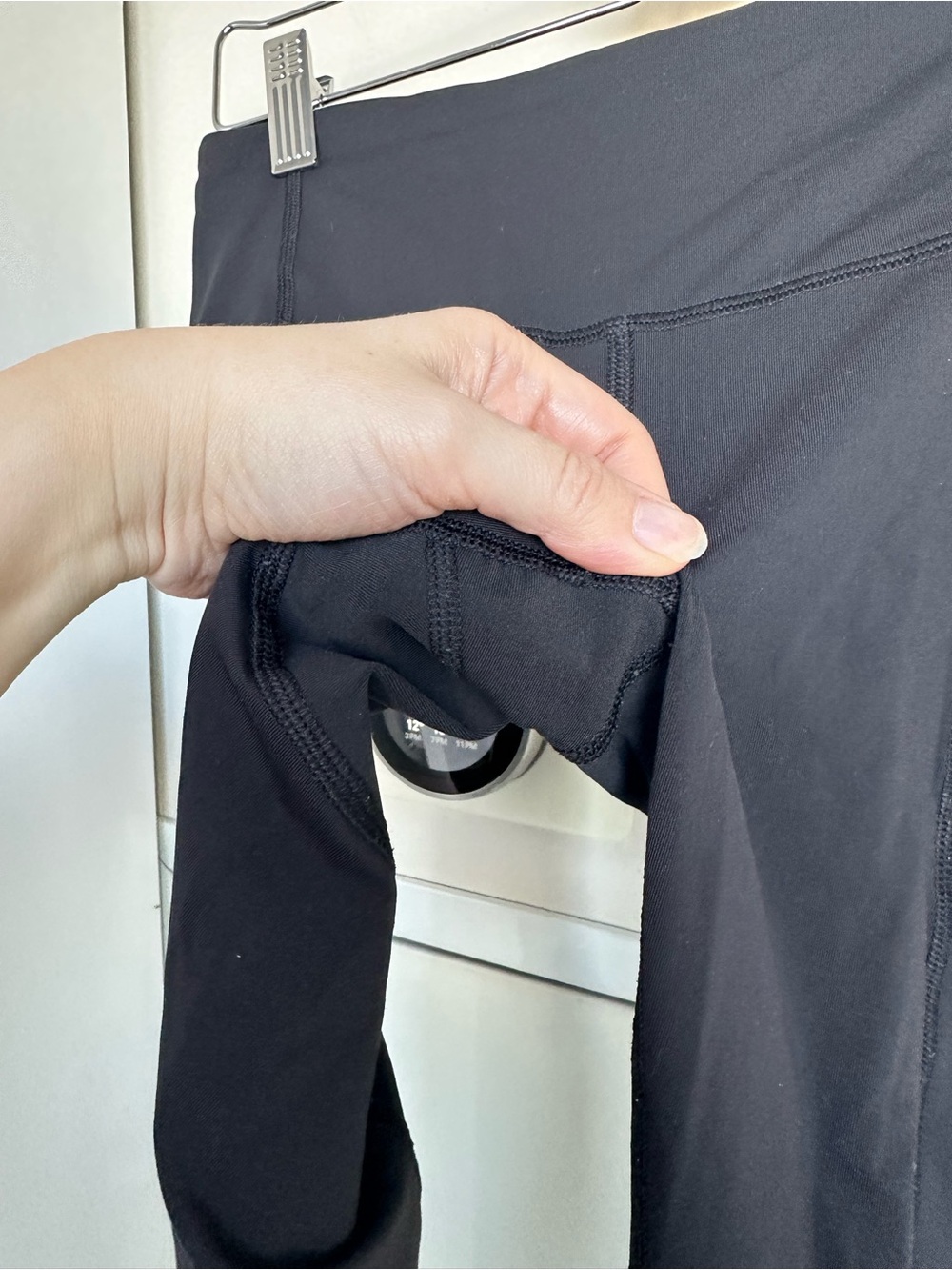 Lululemon Black Inspire Crop Leggings with Ankle Zippers and Side Pockets Sz 4 - Picture 6 of 11